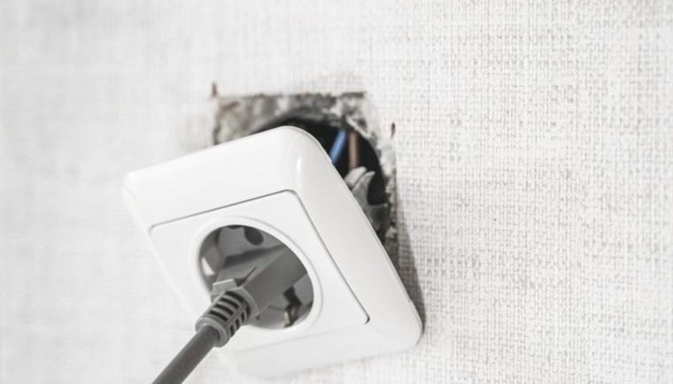 Uziemienie typu schuko a uziemienie francuskie – czym się różnią i które wybrać?