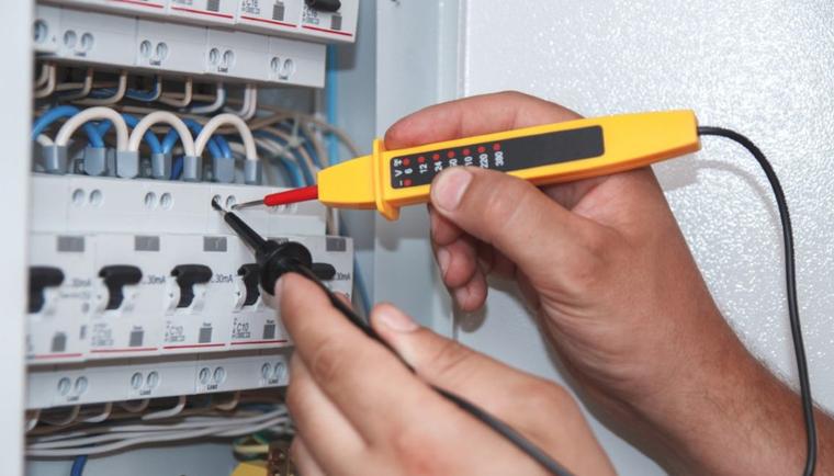 Rozdzielnie elektryczne – analiza głównych komponentów