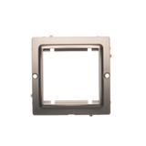 Simon Basic Adapter (przejściówka) na osprzęt standardu 45 × 45 mm. Montaż do puszki na wkręty satynowy BMA45/29 KONTAKT