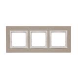 Simon 54 Nature Ramka 3-krotna Nature-Beton AL BETONE IP20/IP44* (*IP44-należy zastosować zestaw uszczelek DUN3) DRN3/91 KONTAKT
