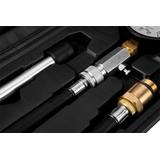 Miernik ciśnienia sprężania z zestawem adapterów.