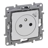 Niloe Selection - Gniazdo 2P+Z Płaskie 16A - 250 V + Usb Typ C W Plakietce (Z Przesłoną Zaciskia 762496 LEGRAND