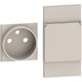 LIVING NOW - PLAKIETKA GNIAZDA 2P+Z Z KLAPKĄ - 2 MODUŁY - PIASKOWY BEŻ, Bticino