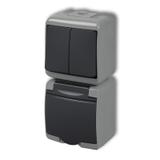 JUNIOR Łącznik świecznikowy z gniazdem pojedynczym z uziemieniem 2P+Z (klapka grafitowa; przesłony t