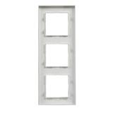 Niloe Step Ramka Potrójna 3X Kolor Aluminium Szczotkowane 863893 LEGRAND