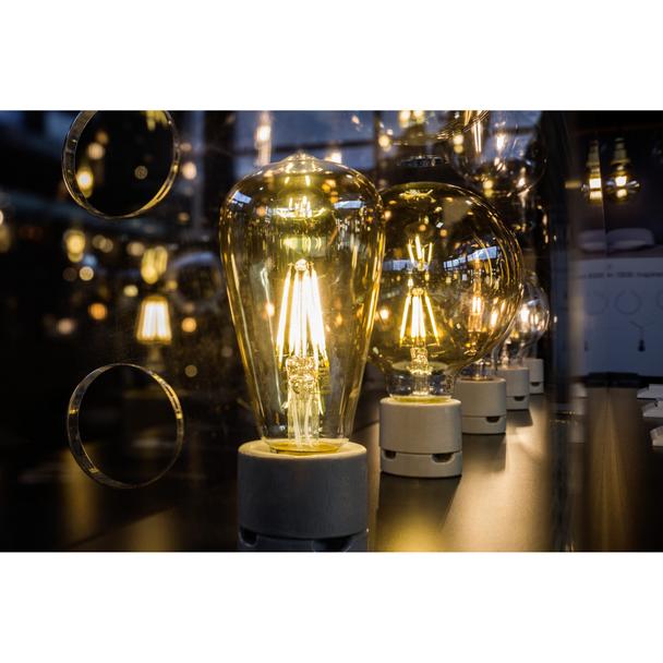 Żarówka LED 6,5W/824 E27 Vintage 1906 LED dim CL GLOBE125 FIL GOLD 51 dim 4058075808997