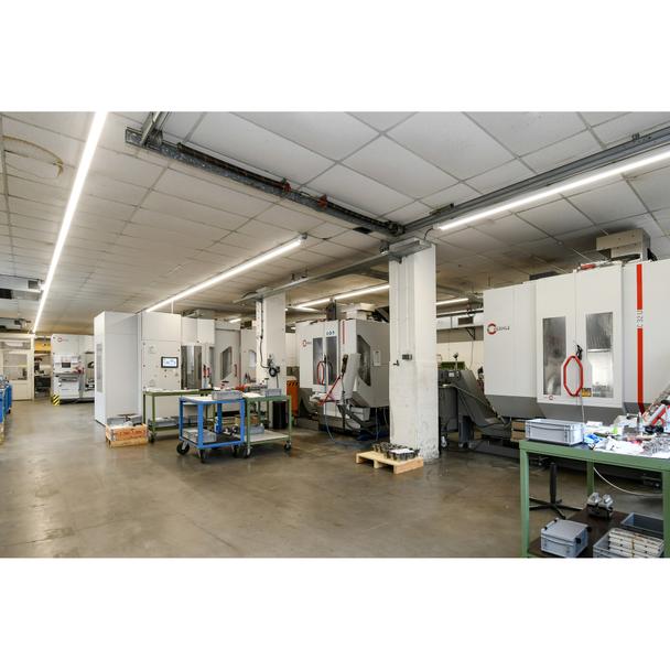 Oprawa TRUSYS FLEX P RAIL 1500 5P END WT