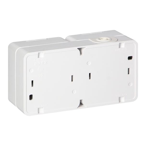 Gniazdo podwójne 2x 2P+Z SCHUKO bryzgoodporne z klapką w kolorze wyrobu IP44, SMART, biały