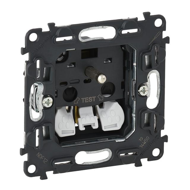 Valena Allure Gniazdo Pojedyncze Z Uziemieniem /Z Przesłonami/ 16A – 250 V 753080 LEGRAND