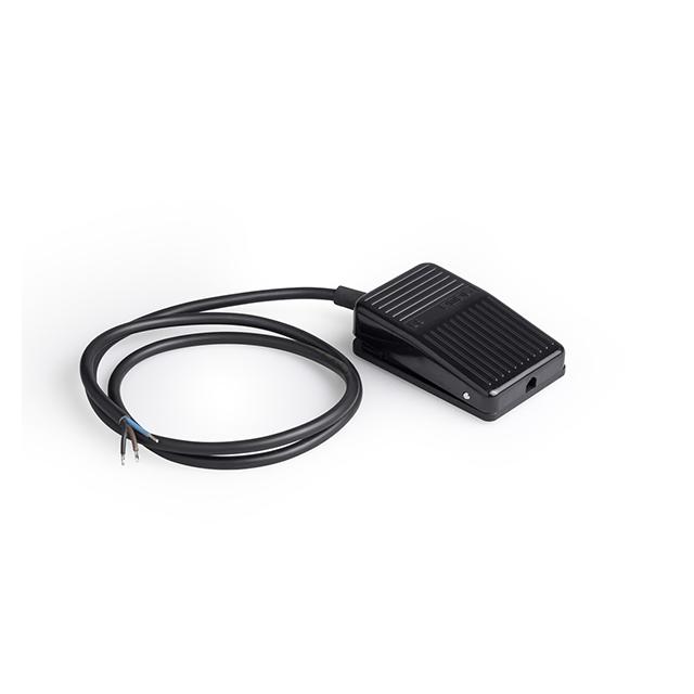 Wyłącznik nożny w obudowie z tworzywa, z kablem 1NO+1NC