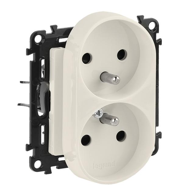 Valena Life Gniazdo Pojedyncze Z Uziemieniem /Z Przesłonami/ Do Ramek Wielokrotnych |N|Kremowe 16A – 250 V |N| 753290 LEGRAND