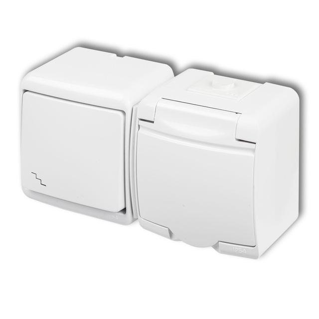 JUNIOR Łącznik schodowy z gniazdem pojedynczym z uziemieniem 2P+Z (klapka biała; bez przesłon) biały