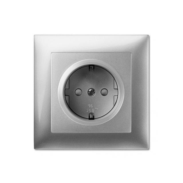 GPT SENTIA  2P+Z schuko z przesłonami torów prądowych srebro połysk