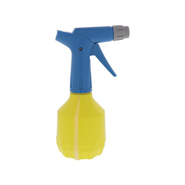 Zbiornik ze spryskiwaczem na płyn czyszczący