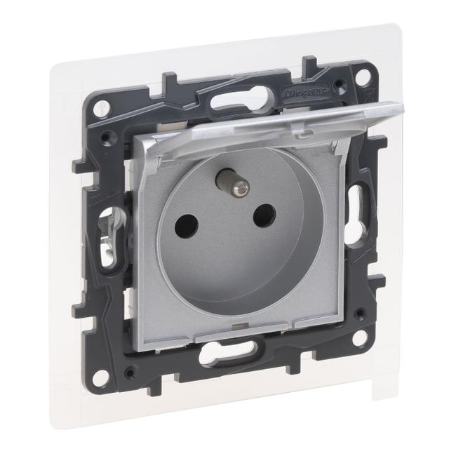 Niloe Step - gniazdo zasilające 2P+Z IP44, zaciski śrubowe, bez przesłony styków- kolor aluminium, L