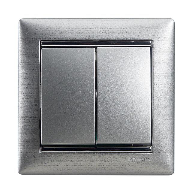 VALENA ŁĄCZNIK ŚWIECZNIKOWY 10AX-250~ ALUMINIUM, Legrand