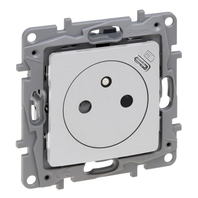Niloe Selection - Gniazdo 2P+Z Płaskie 16A - 250 V + Usb Typ C W Plakietce (Z Przesłoną Zaciskia 762496 LEGRAND
