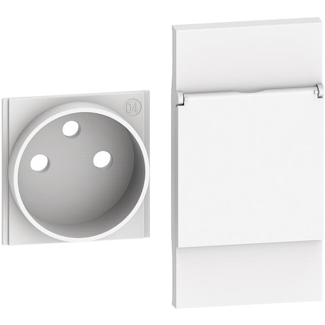 LIVING NOW - PLAKIETKA GNIAZDA 2P+Z Z KLAPKĄ - 2 MODUŁY - BIEL, Bticino