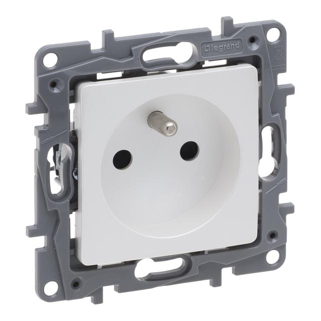 Niloe Selection - Gniazdo 2P+Z 16A - 250 V (Z Przesłoną Zaciski Śrubowe) Perła 762427 LEGRAND