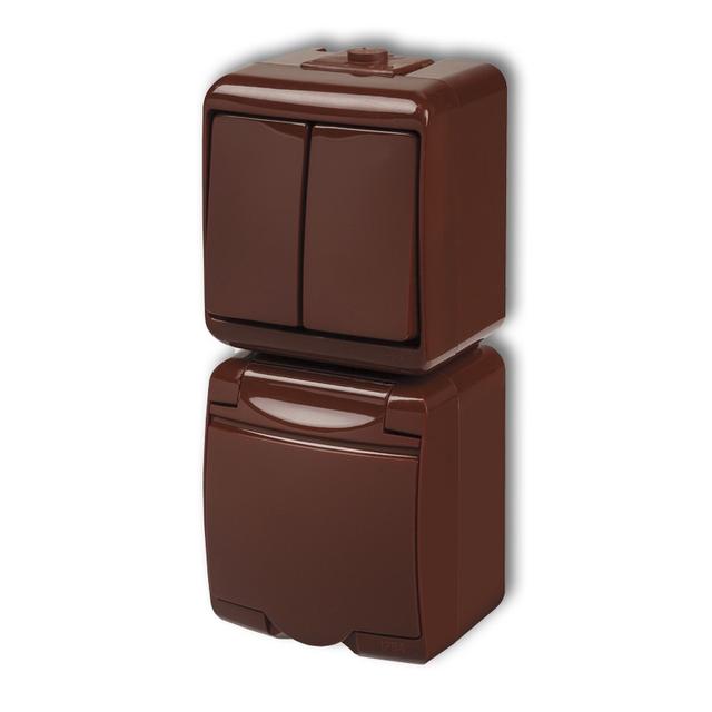 JUNIOR Łącznik świecznikowy z gniazdem pojedynczym z uziemieniem 2P+Z (klapka brązowa; przesłony tor