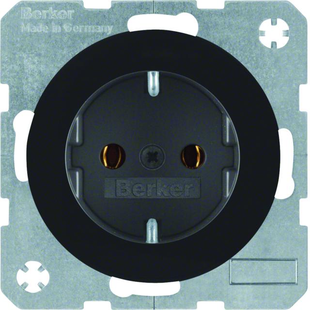BERKER R.1/R.3 Gniazdo SCHUKO czarny 47432045 HAGER