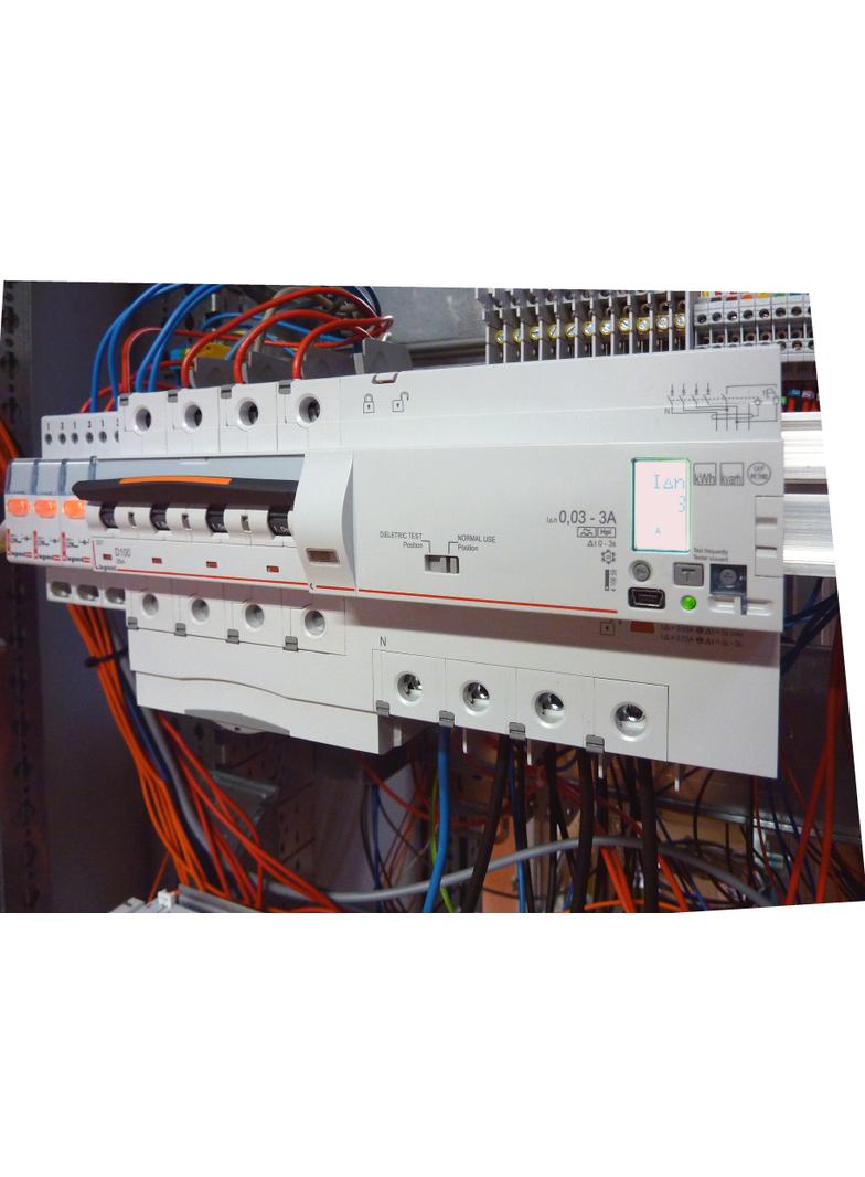 BLOK RÓŻNICOWOPRĄDOWY Z ANALIZATOREM SIECI PR 304 4P 125A Z REGULACJĄ 30-3000MA TYP F (HPI) SERII DX