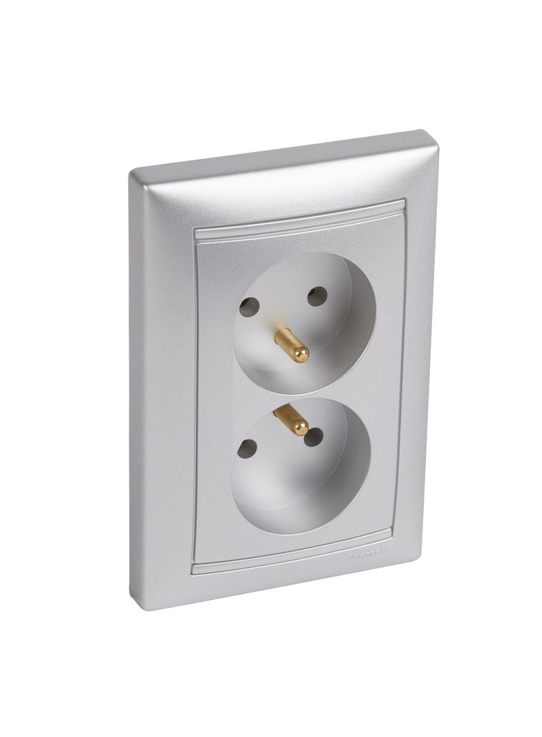 VALENA GNIAZDO PODWÓJNE 2X2P+Z 16A-250V~ ALUMINIUM, Legrand
