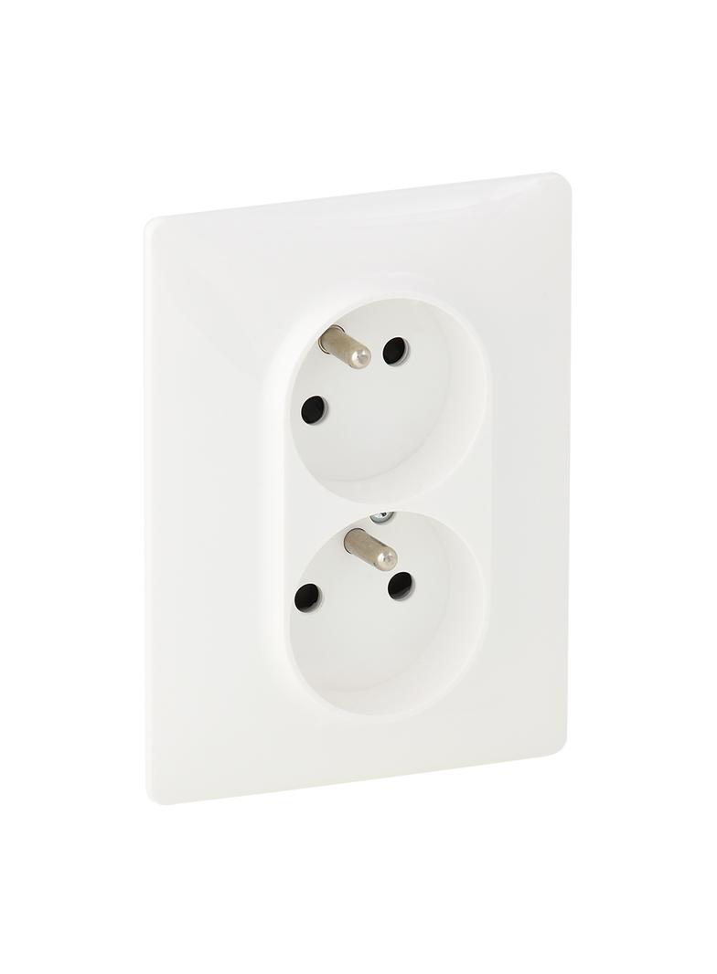 VALENA LIFE GNIAZDO 2 P+Z TYPU MONOBLOK Z PRZESŁONĄ BIAŁE 16 A – 250 V~, Legrand