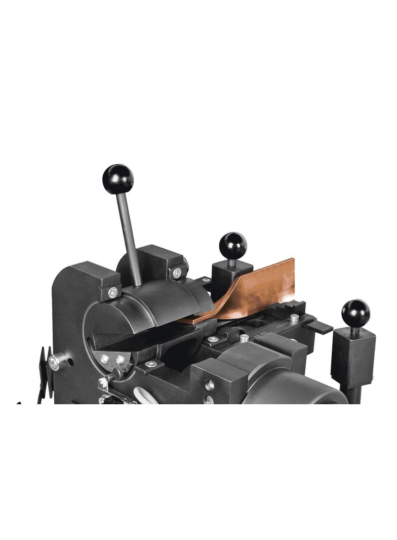 Giętarka skręcająca