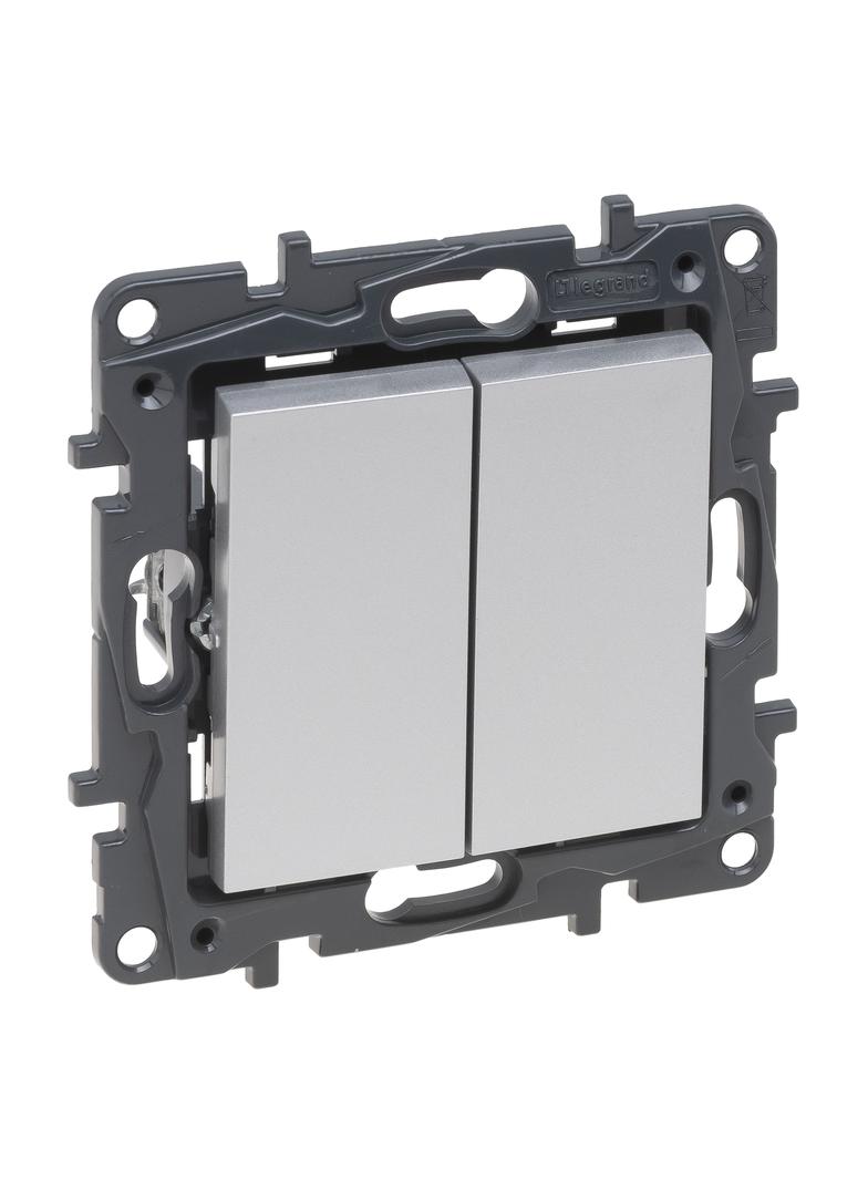 Niloe Step - łącznik świecznikowy 10 AX- kolor aluminium, Legrand
