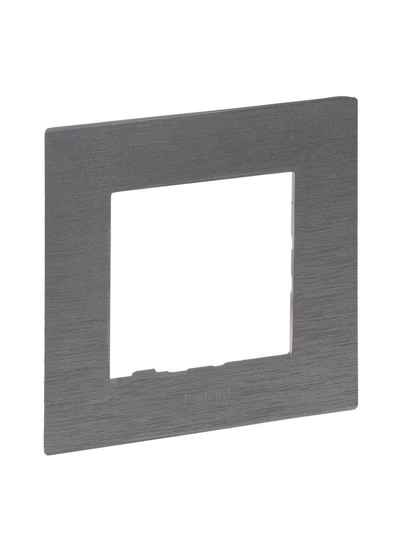 Niloe Step Ramka Pojedyncza 1X Kolor Stal Szczotkowana 863991 LEGRAND