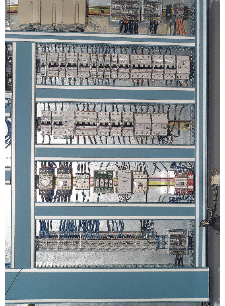 LINA 25 KANAŁ GRZEBIENIOWY 25 X 40 NIEBIESKI, Legrand