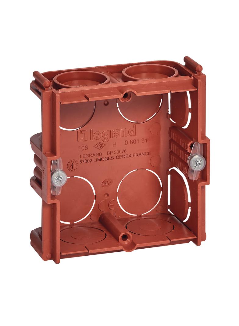 PUSZKA:2M MUR GŁ.30 KWADRAT, Legrand