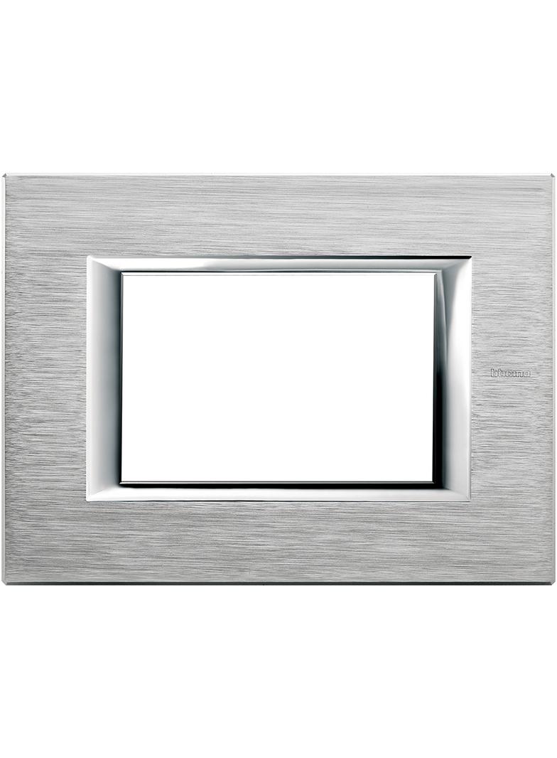 AXOLUTE - RAMKA PROTOKĄTNA 3 MODUŁY BRUSHED CHROME, Bticino
