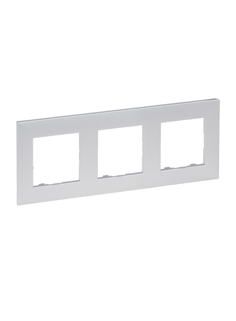 Niloe Step Ramka Potrójna 3X- Kolor Aluminium 863393 LEGRAND