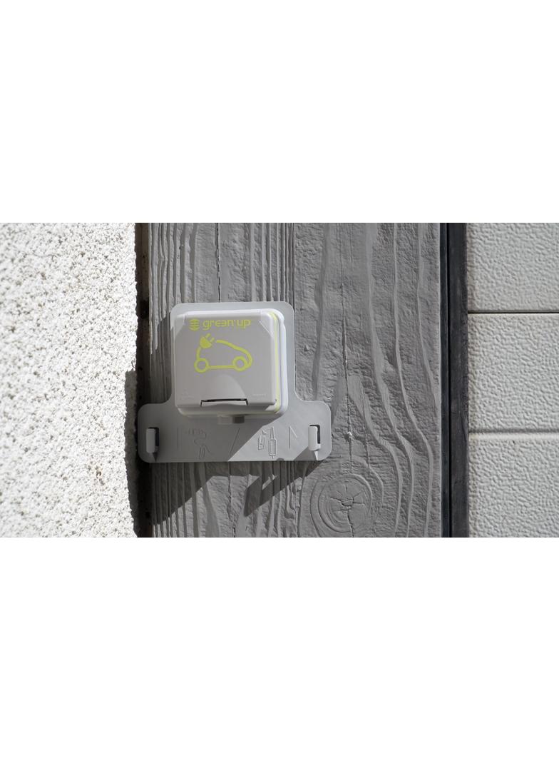 GREEN:GNIAZDO 2P+Z PLEXO, Legrand