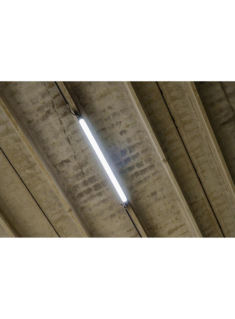 Oprawa DAMP PROOF 5TH 1200 32W 840 IP65 GY