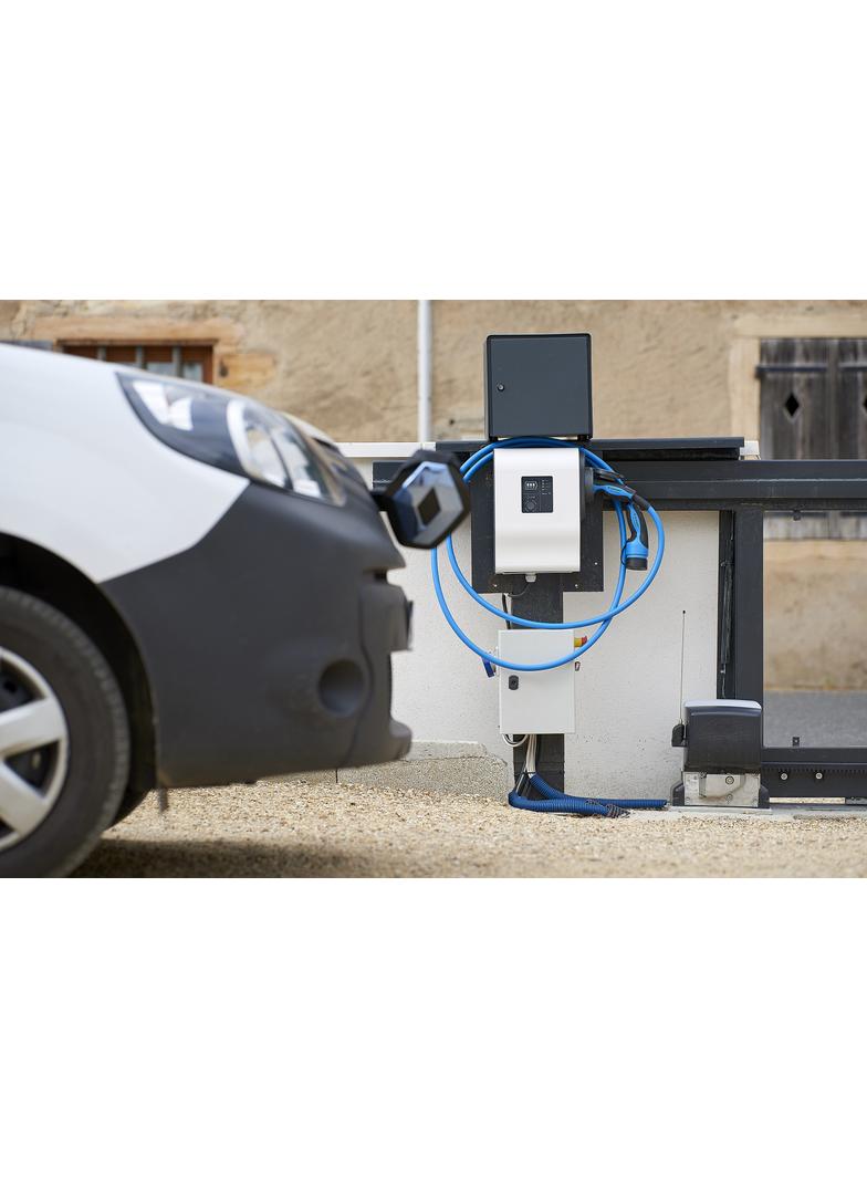 GREEN'UP PREMIUM: STACJA ŁADOWANIA POJAZDÓW ELEKTRYCZNYCH TYPU WALLBOX, JEDNOFAZOWA, 7,4KW, MODE 3,