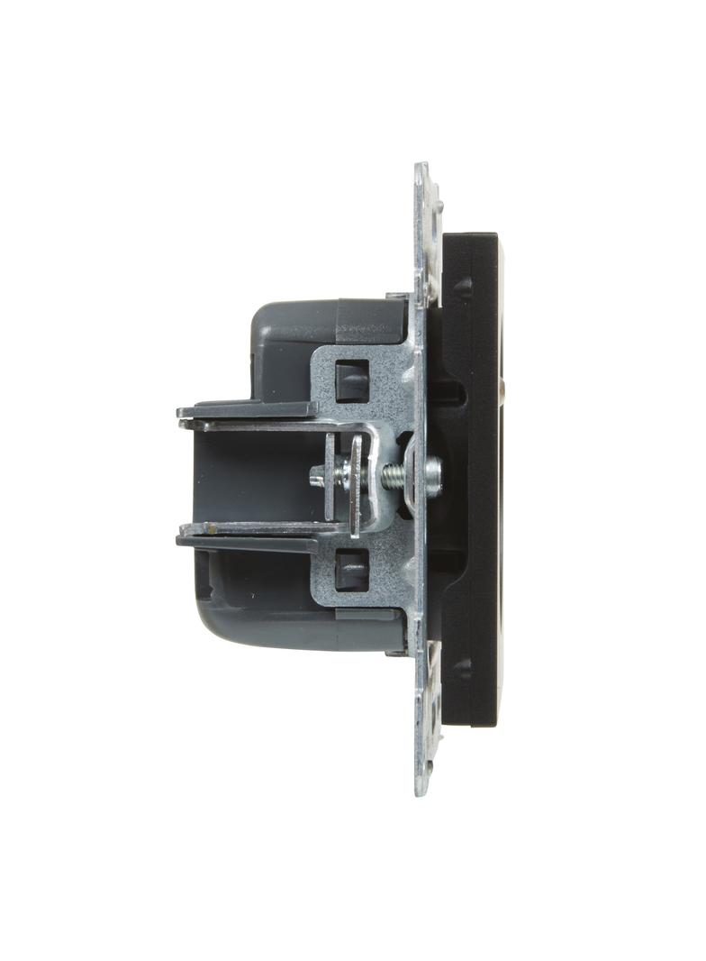 SUNO - Gniazdo 2P+Z - 16 A - 250 V~ - zaciski śrubowe, Czarny, Legrand