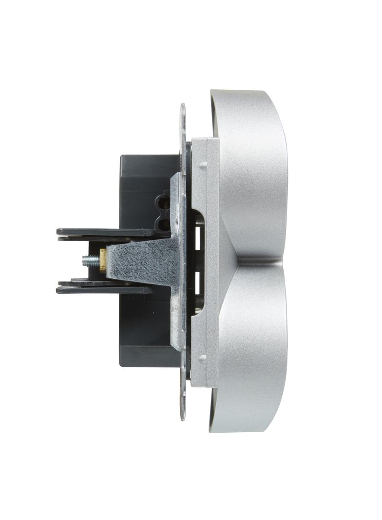 Suno Gniazdo Podwójne Z Uziemieniem 2x2P+Z 16A 250 V Zaciski Śrubowe Możliwość Montażu W Ramkach Wielkorotynych Aluminium 721391 LEGRAND