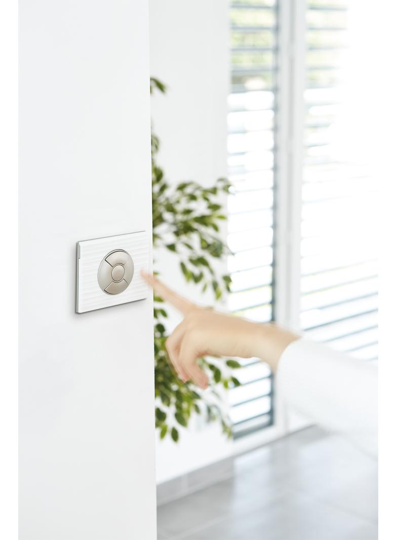 Celiane Ramka Minerał Corian Biały Żłobkowany Pojedyncza 069011 LEGRAND