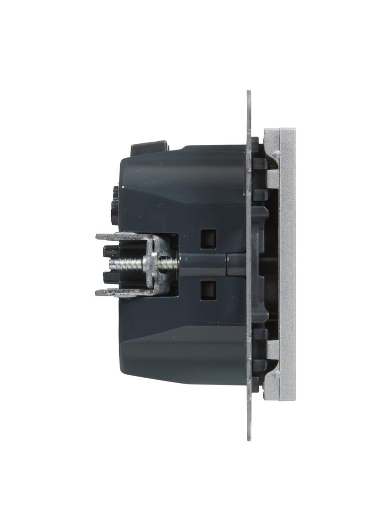 Suno Gniazdo Płaskie 2P+Z 16A Z Usb Typ C 1,5A Zaciski Automatyczne Z Przesłoną Aluminium 721389 LEGRAND