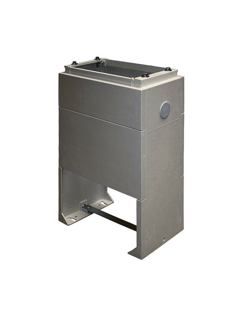 FP0-10 - Cokół do obudów KVS0-10 i NKVS0 o szerokości 585 mm