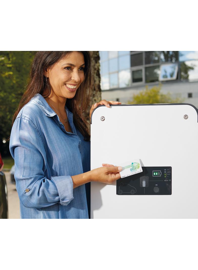 Green'Up Premium: Zestaw Komunikacyjny IPDo Stacji Ładowania 059056 LEGRAND