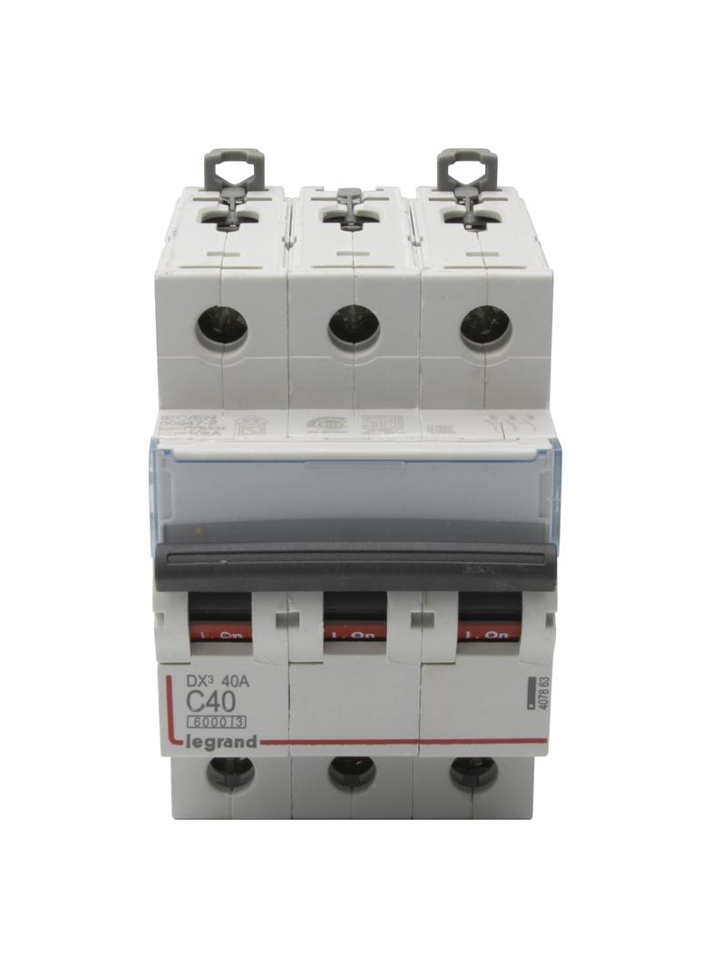 WYŁĄCZNIK NADPRĄDOWY S 303 3P C 40A 6000A SERII DX3, Legrand