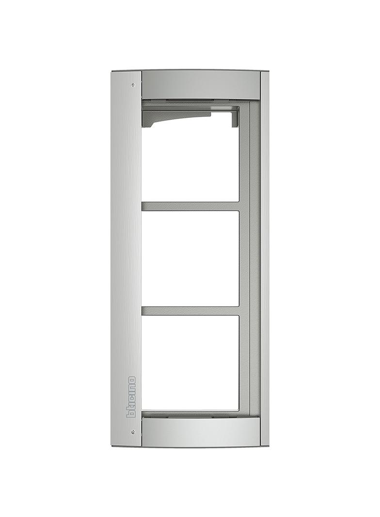 RAMKA Z UCHWYTEM DO PANELI SFERA - 3 MODUŁY - ALUMINIUM, Bticino