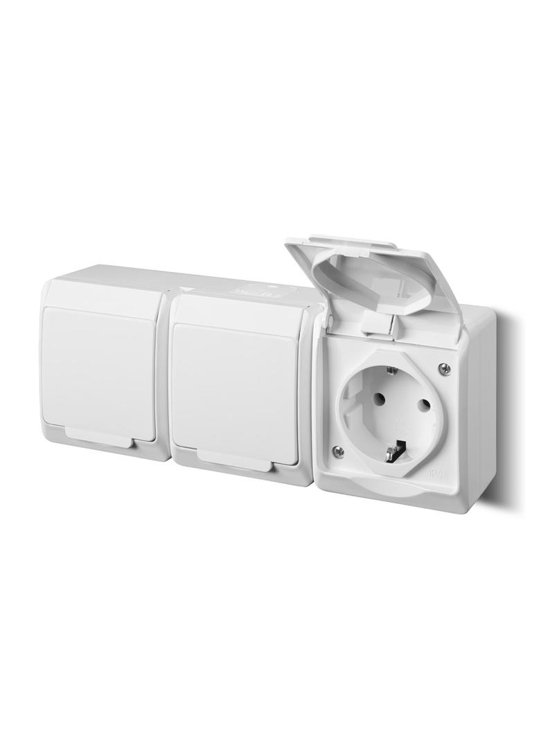 GNIAZDO HERMES POTRÓJNE SCHUKO – KLAPKA BIAŁA
