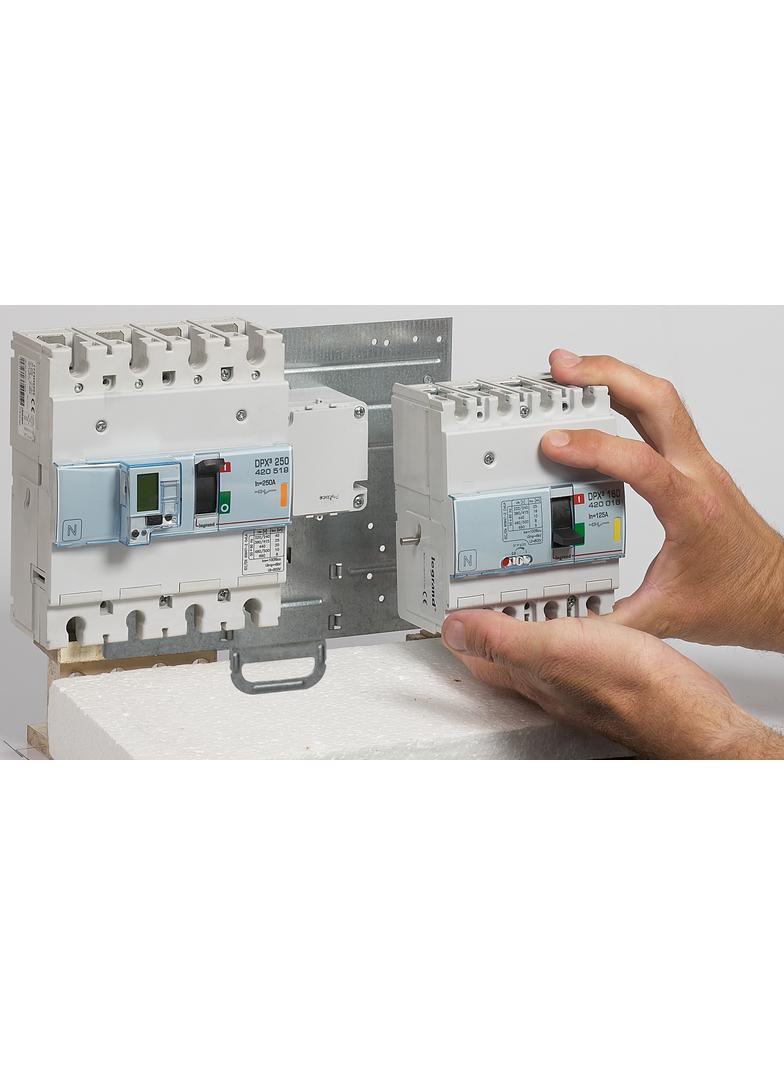 Wyłącznik DPX3 160 4P 125A 16kA 420016 LEGRAND