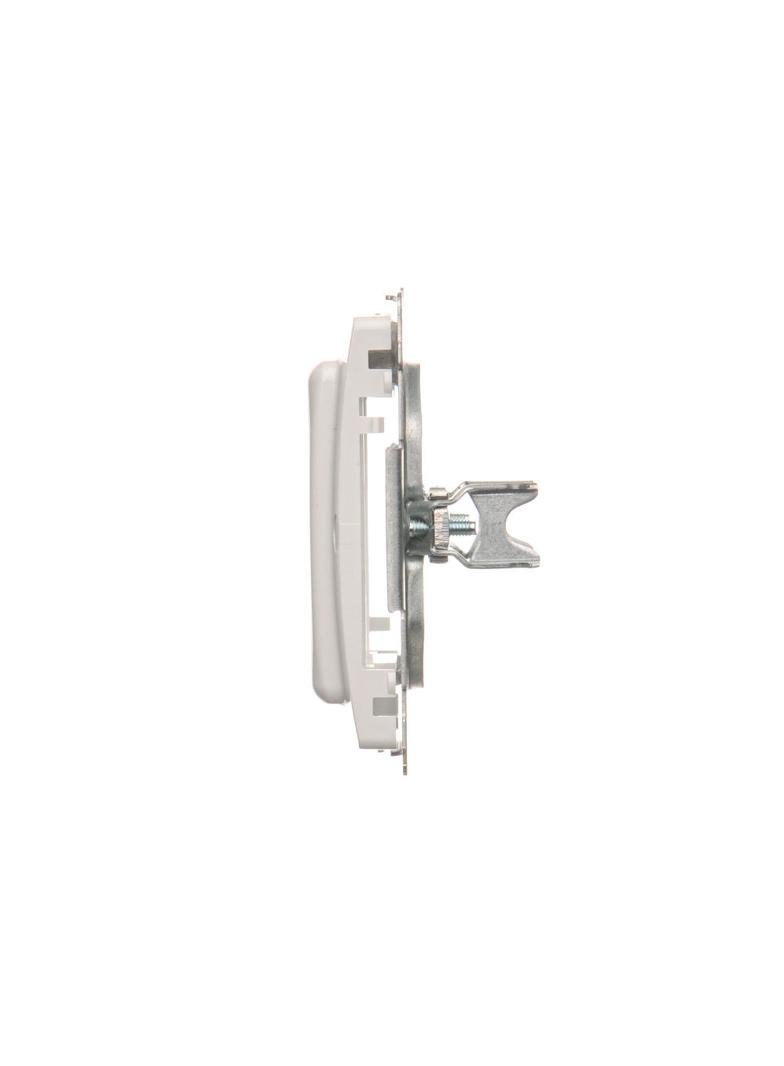 Simon Basic Adapter (przejściówka) na osprzęt standardu 45 × 45 mm. Montaż do puszki na łapki i wkręty biały BMA45M/11 KONTAKT