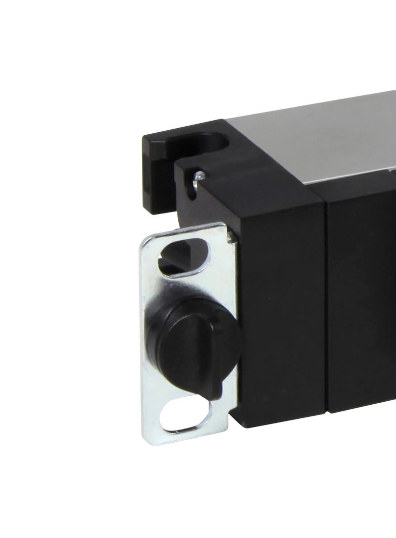 Lcs:Blok Zasilający 9x2P+Z Kablem 3M 646810 LEGRAND